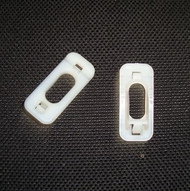 TRABA VARILLA CAPOT ORIG CORSA