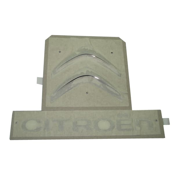 Insignia "chevron" tapa de baul original c-elysee