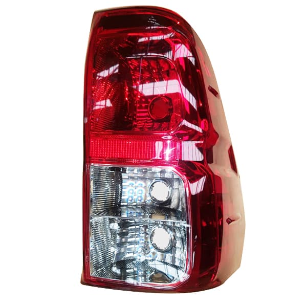 Faro trasero der.fitam t/koito hilux 2016/