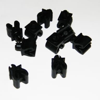 GRAMPA SUJETA CABLE T/CAPOT (ORIG) FOX/SURAN